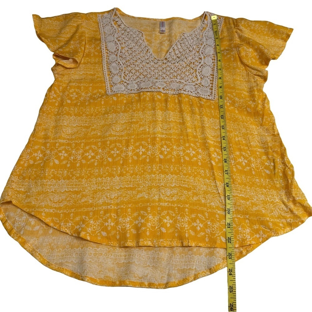 Xhilaration Yellow White Floral Short Sleeves Top Shirt Crochet on Front NWOT - Picture 10 of 13